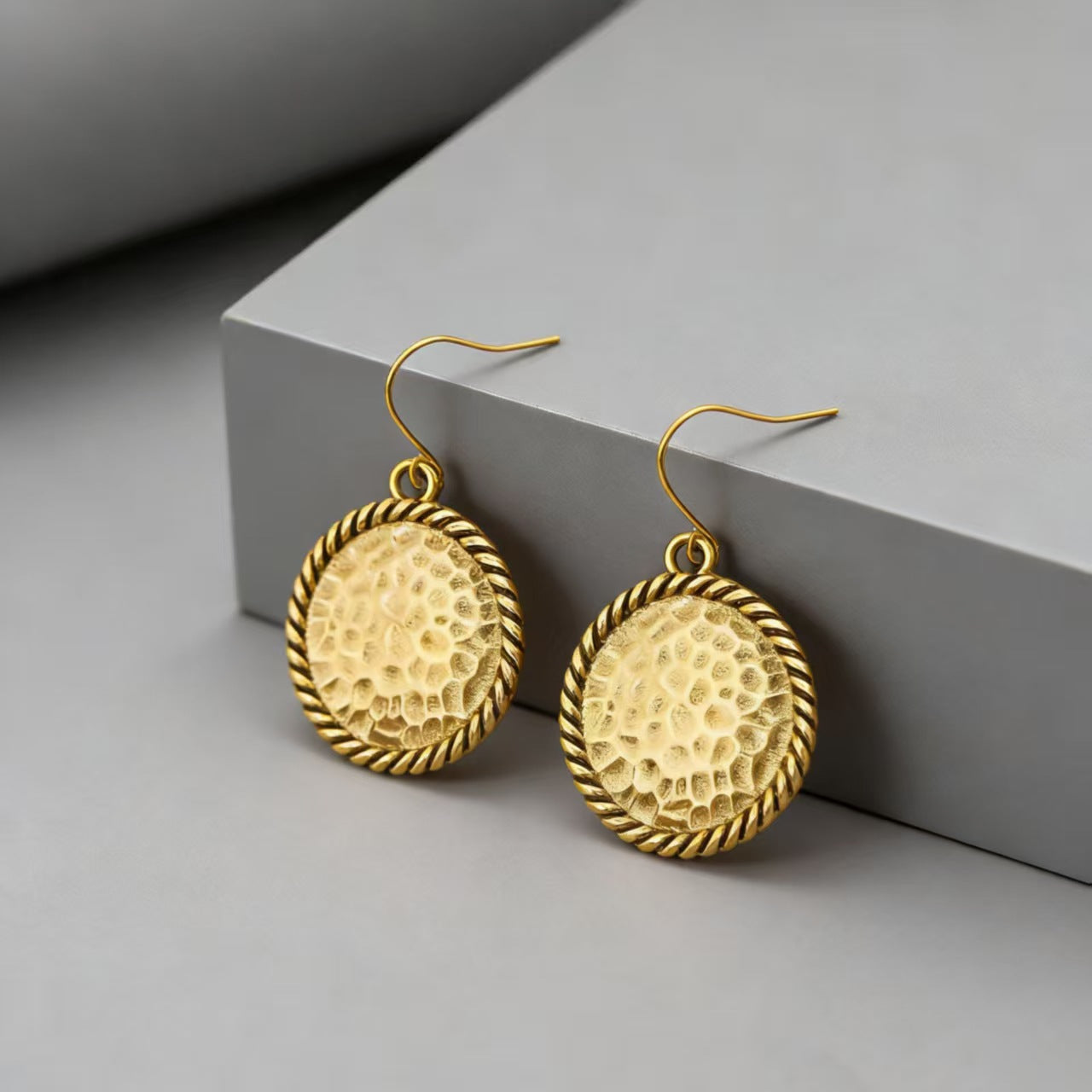 💫Vintage Hammered Metal Drop Earrings– Lightweight Geometric Statement Jewellery ✨