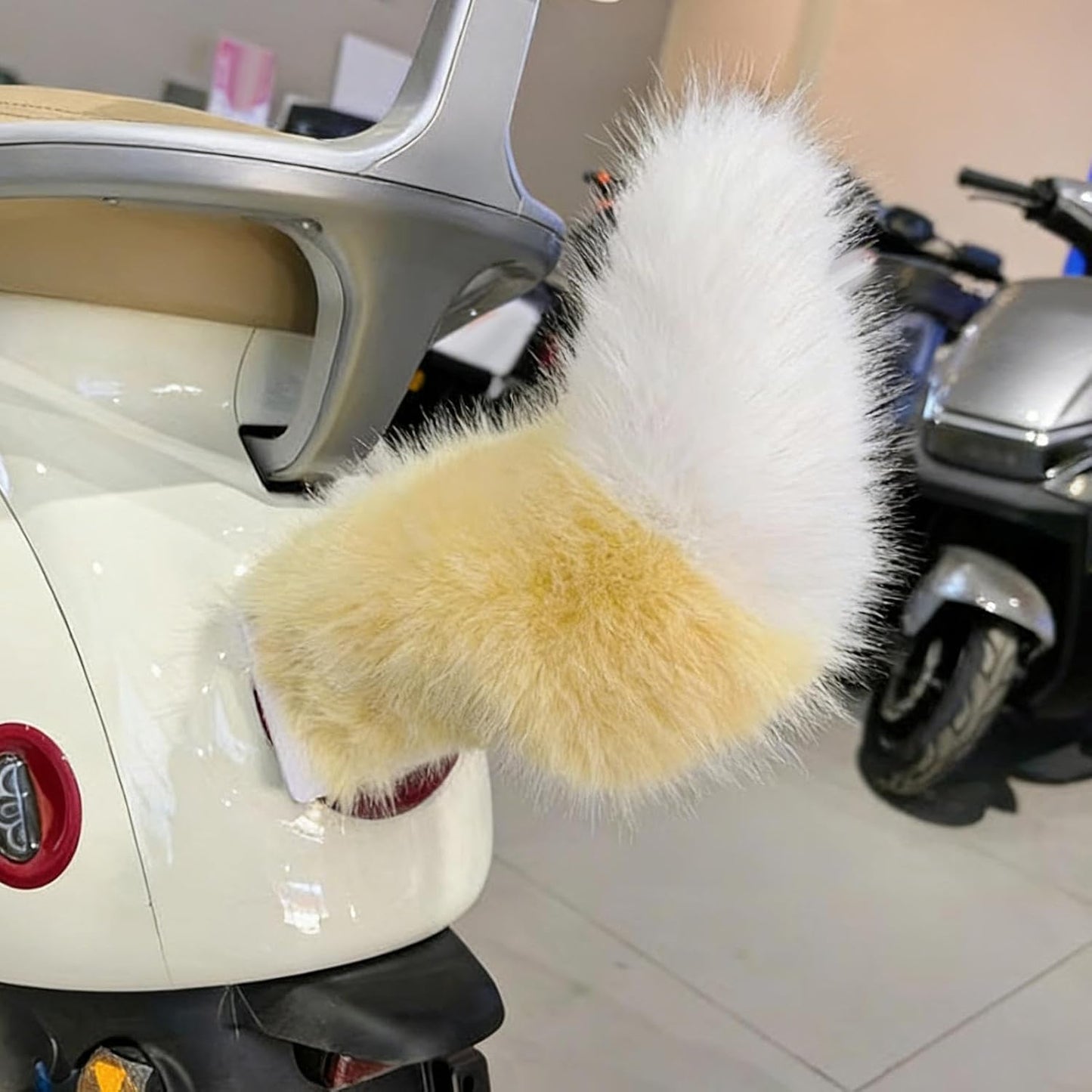 Wigging Tail for Scooter | Remote Control Adjustable Motorbike Prank Gadget