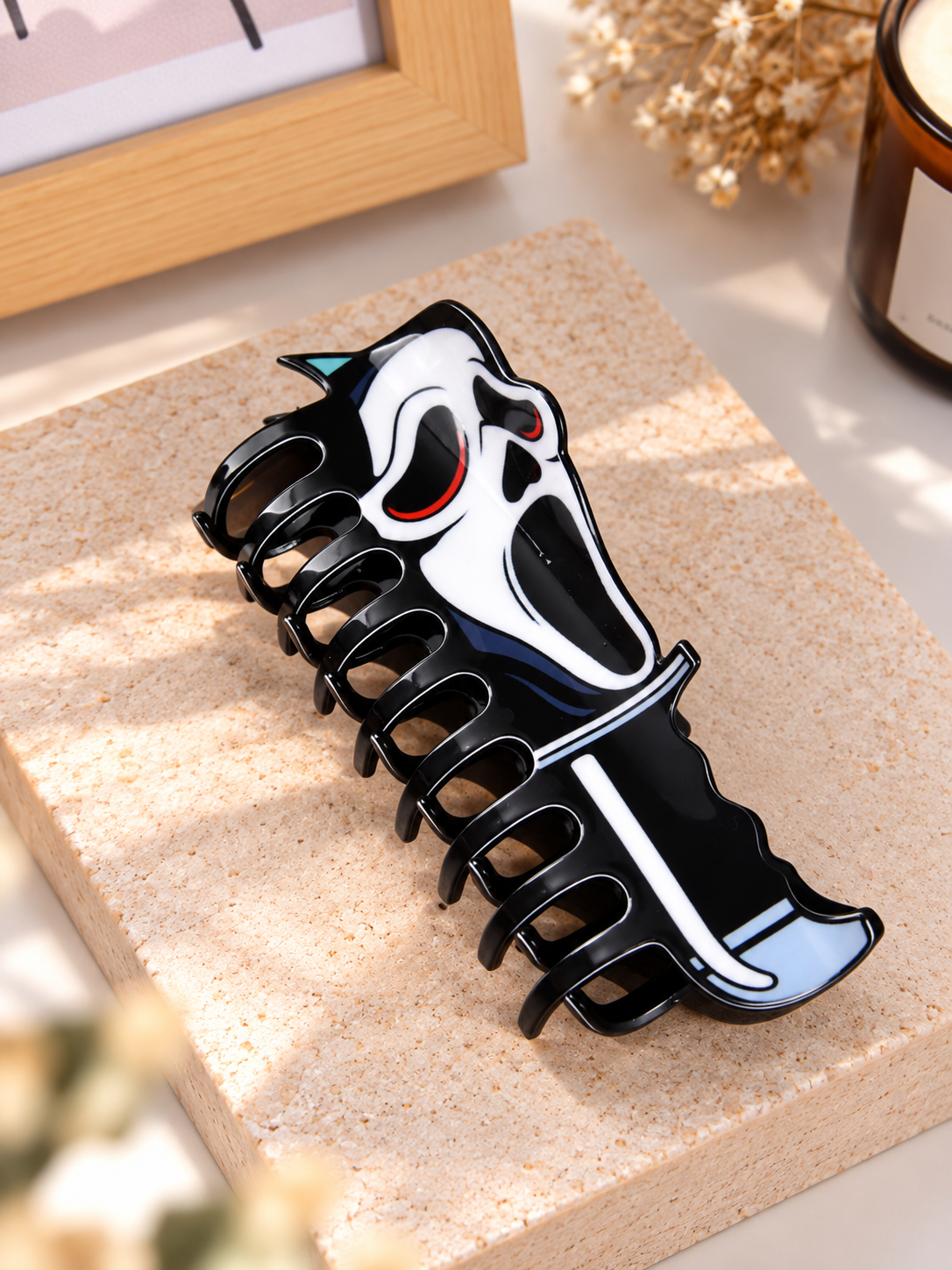 🎃 Halloween Style Deal – Double-Sided Horror Claw Hair Clips 💀 Bold Plastic Hair Accessories for Women & Men, Perfect for Spooky Season Looks ✨