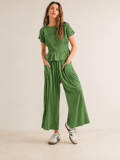 🎒 Back-to-School Special ✨ Women's Boho 2-Piece Set with Smocked Top & Wide-Leg Pants 👖