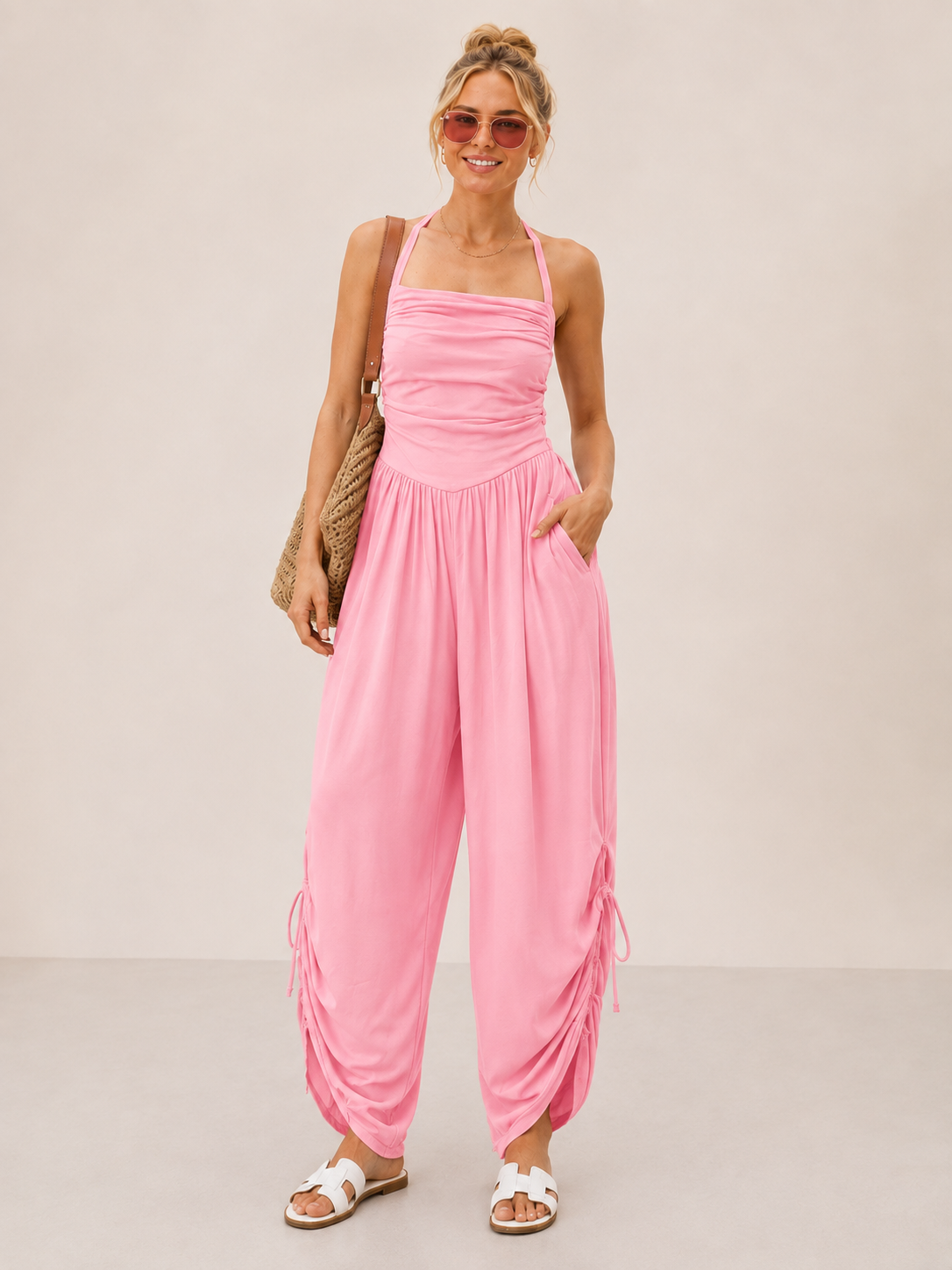 🔥Women's casual summer jumpsuit,features a halter-neck🎁