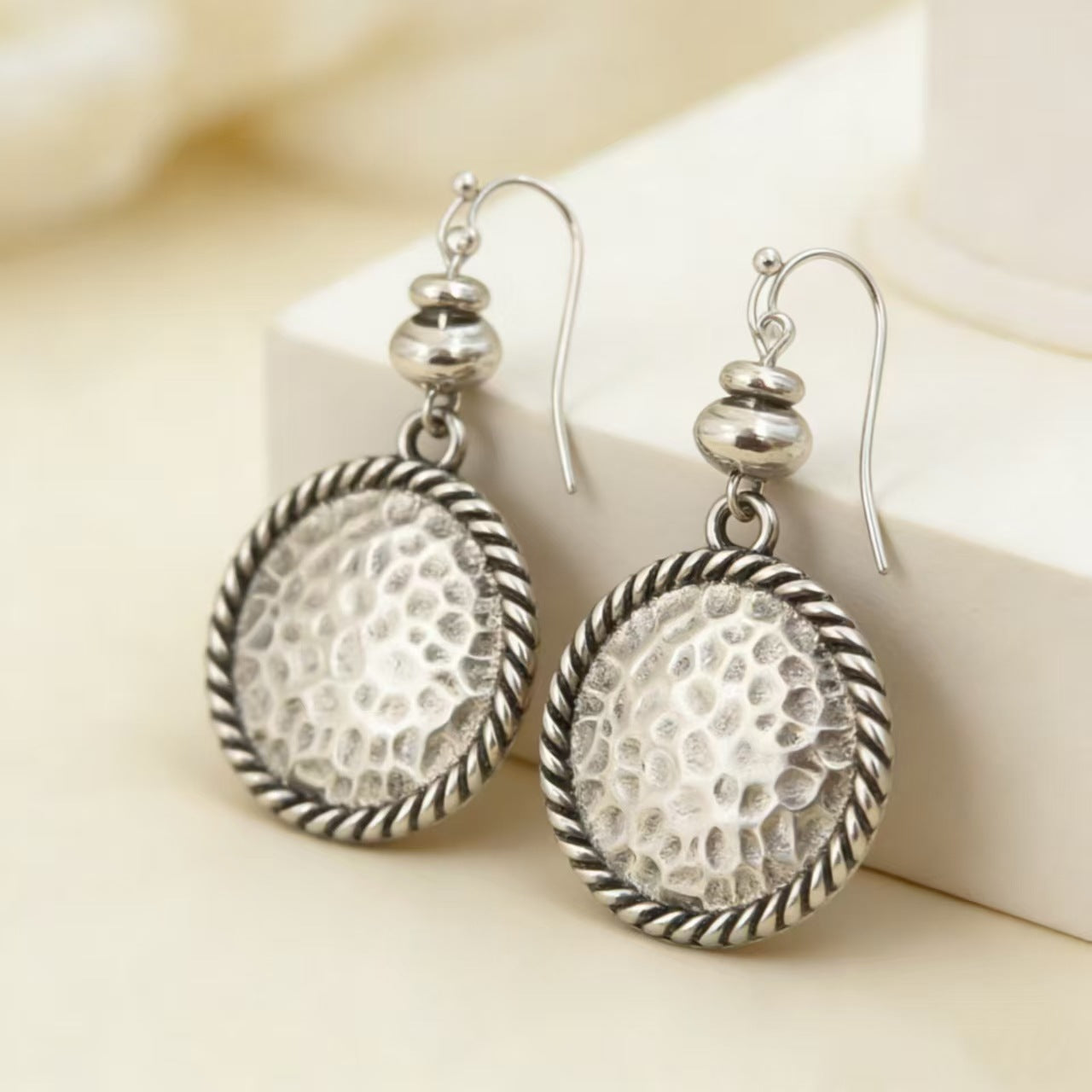 💫Vintage Hammered Metal Drop Earrings– Lightweight Geometric Statement Jewellery ✨