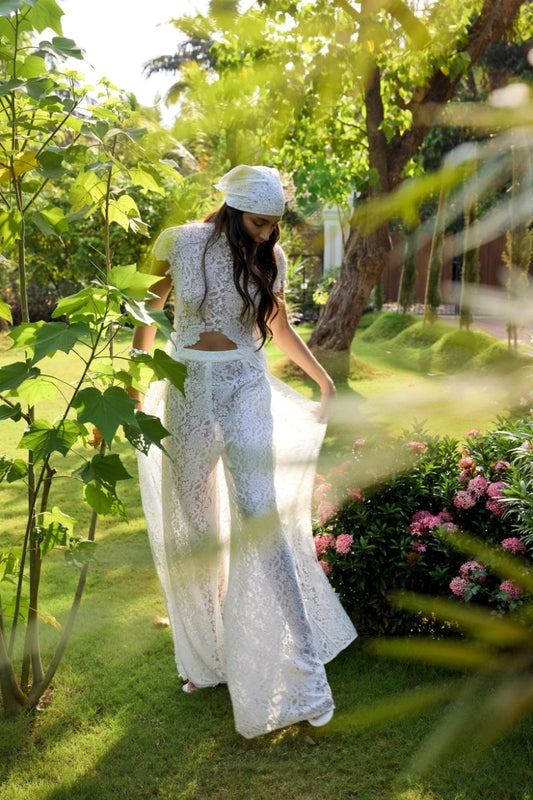 ⚡Hot Sales 49% OFF🔥2-Piece Boho Lace Set Sexy Halter Crop Top with Bell Sleeves & High-Waisted Wide-Leg Pants